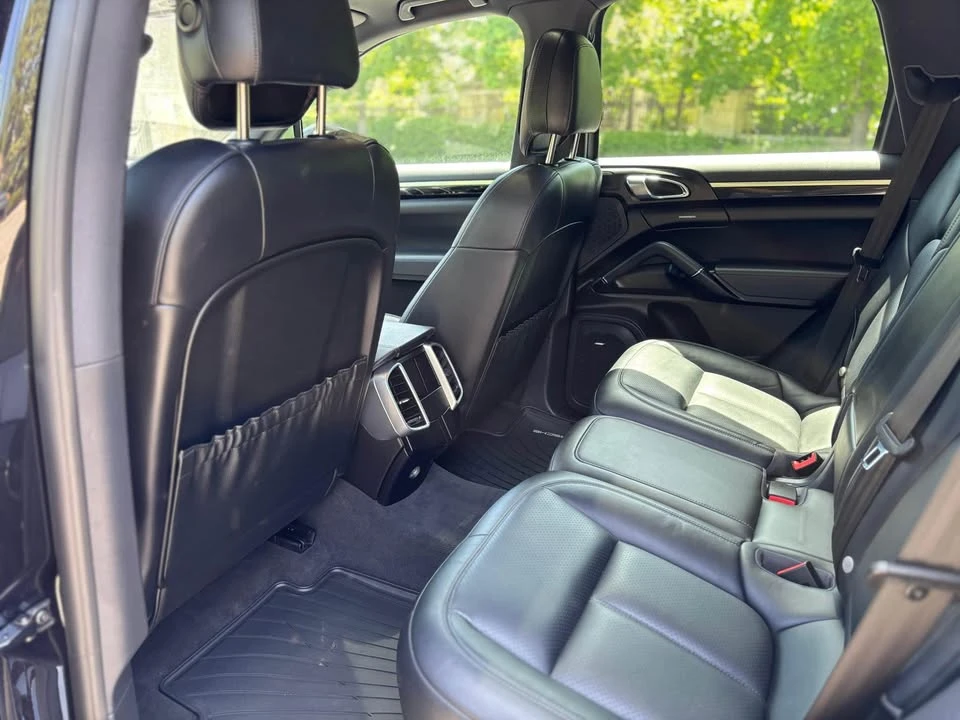 2016 Porsche 958 Cayenne S - Image 9 of 16