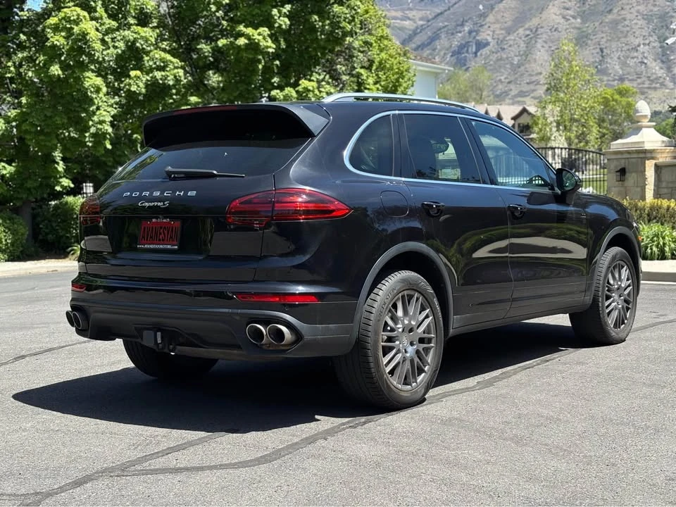 2016 Porsche 958 Cayenne S - Image 5 of 16