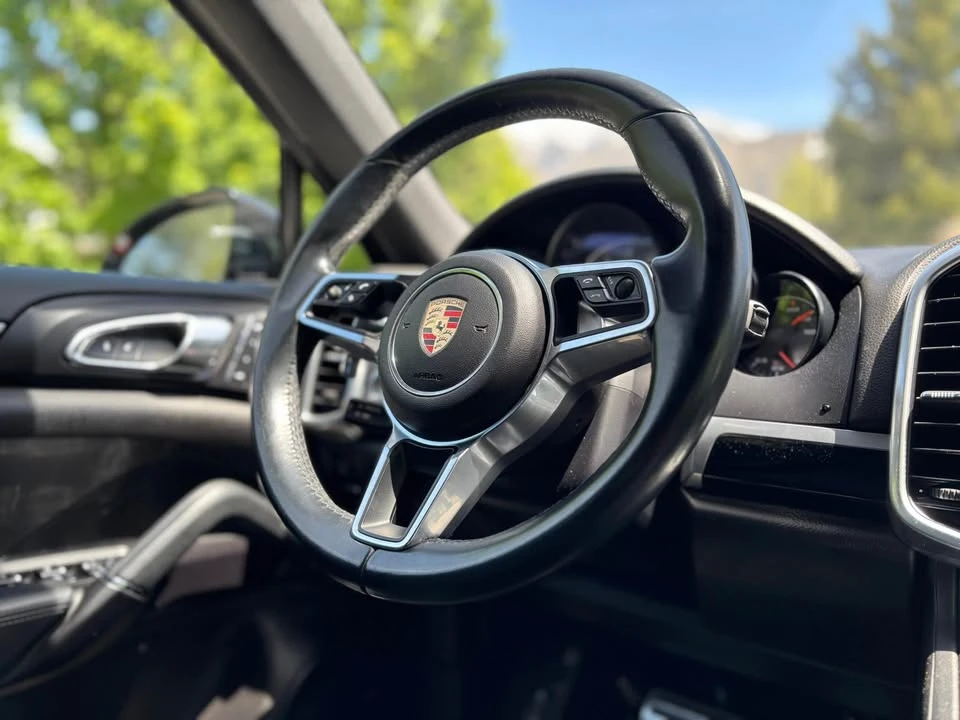 2016 Porsche 958 Cayenne S - Image 14 of 16