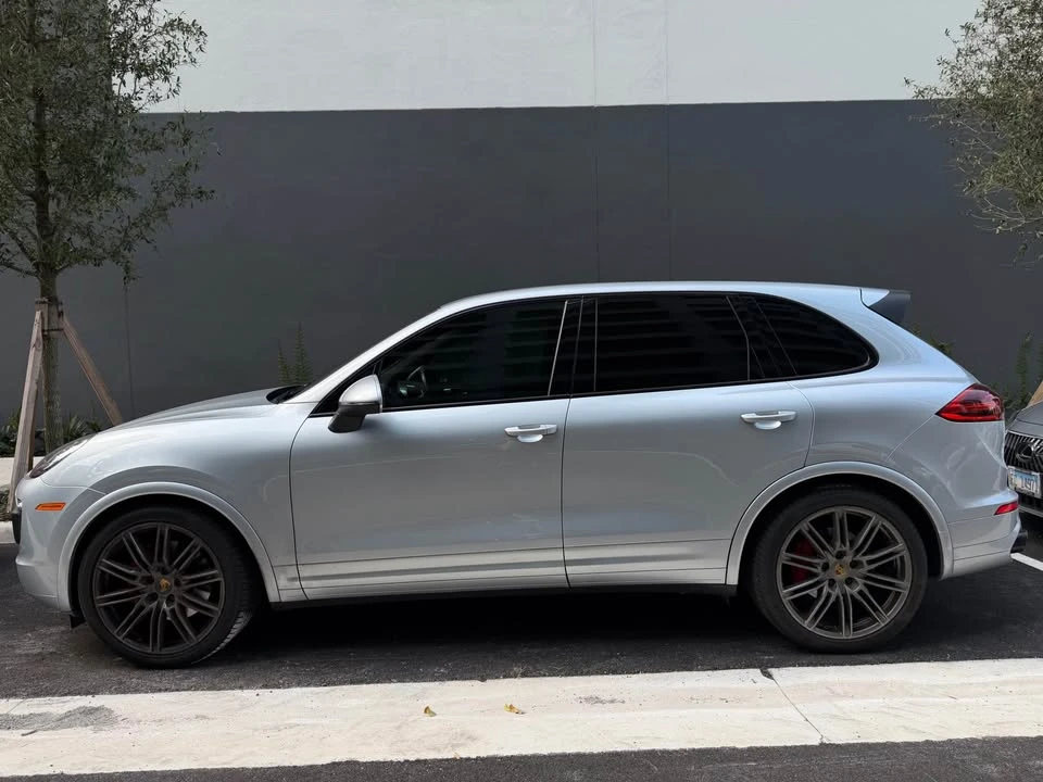 2016 Porsche 958 Cayenne S - Image 8 of 20