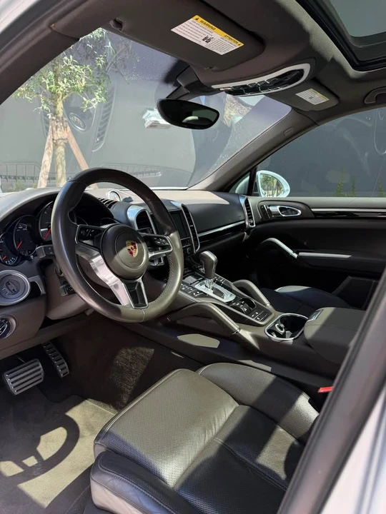 2016 Porsche 958 Cayenne S - Image 14 of 20