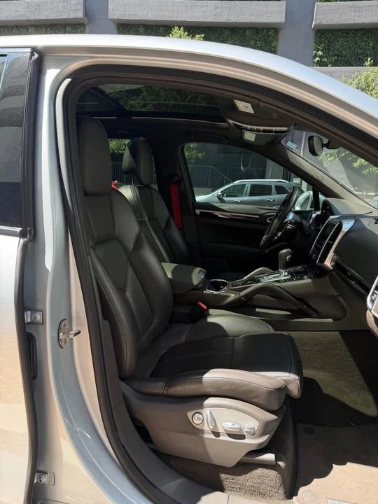 2016 Porsche 958 Cayenne S - Image 18 of 20