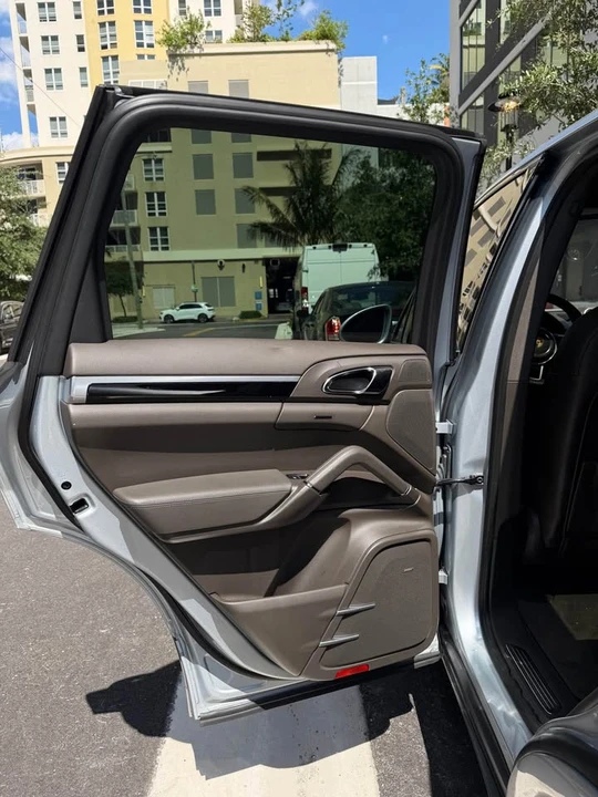 2016 Porsche 958 Cayenne S - Image 16 of 20