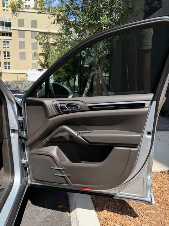 2016 Porsche 958 Cayenne S - Image 19 of 20