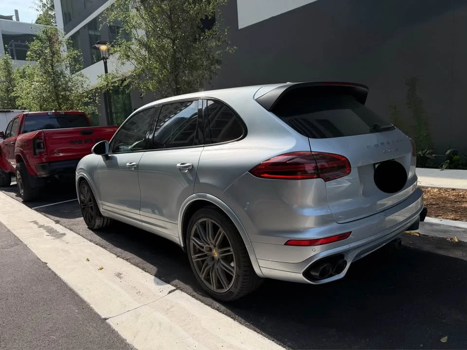 2016 Porsche 958 Cayenne S - Image 7 of 20