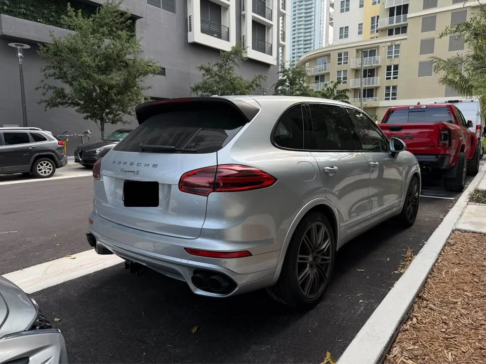 2016 Porsche 958 Cayenne S - Image 5 of 20
