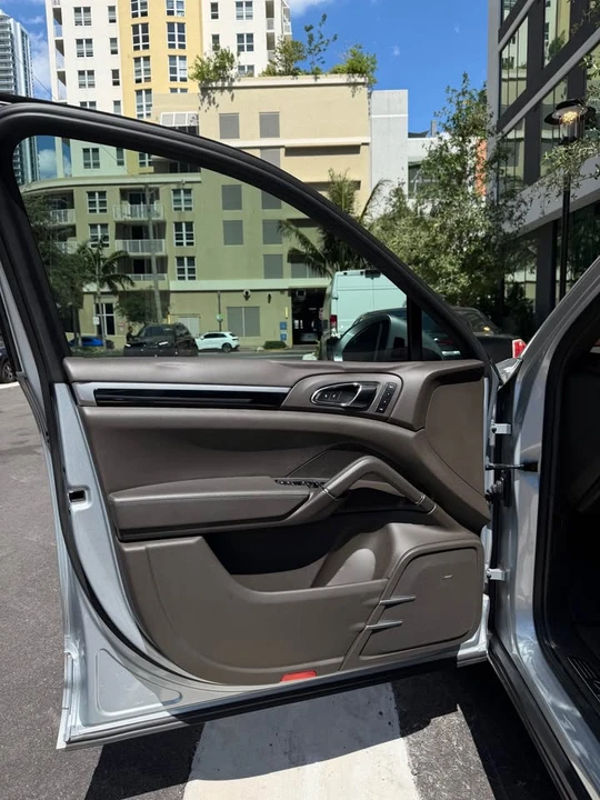 2016 Porsche 958 Cayenne S - Image 12 of 20