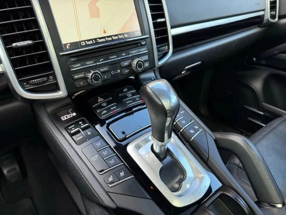 2016 Porsche 958 Cayenne - Image 14 of 20