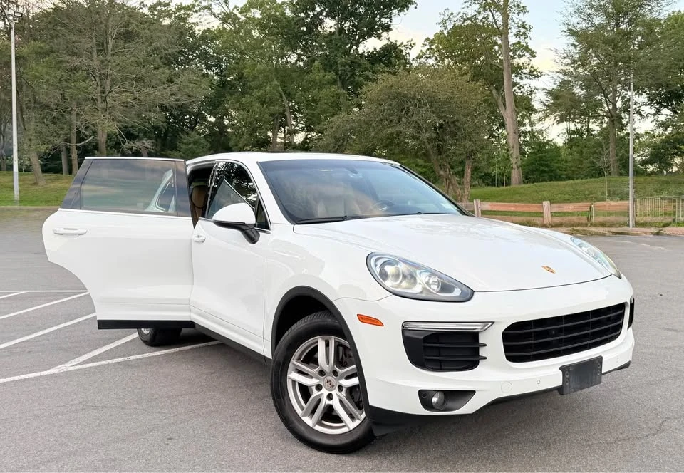 2016 Porsche 958 Cayenne - Image 6 of 17