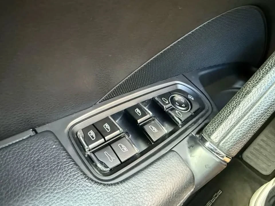 2016 Porsche 958 Cayenne - Image 8 of 20
