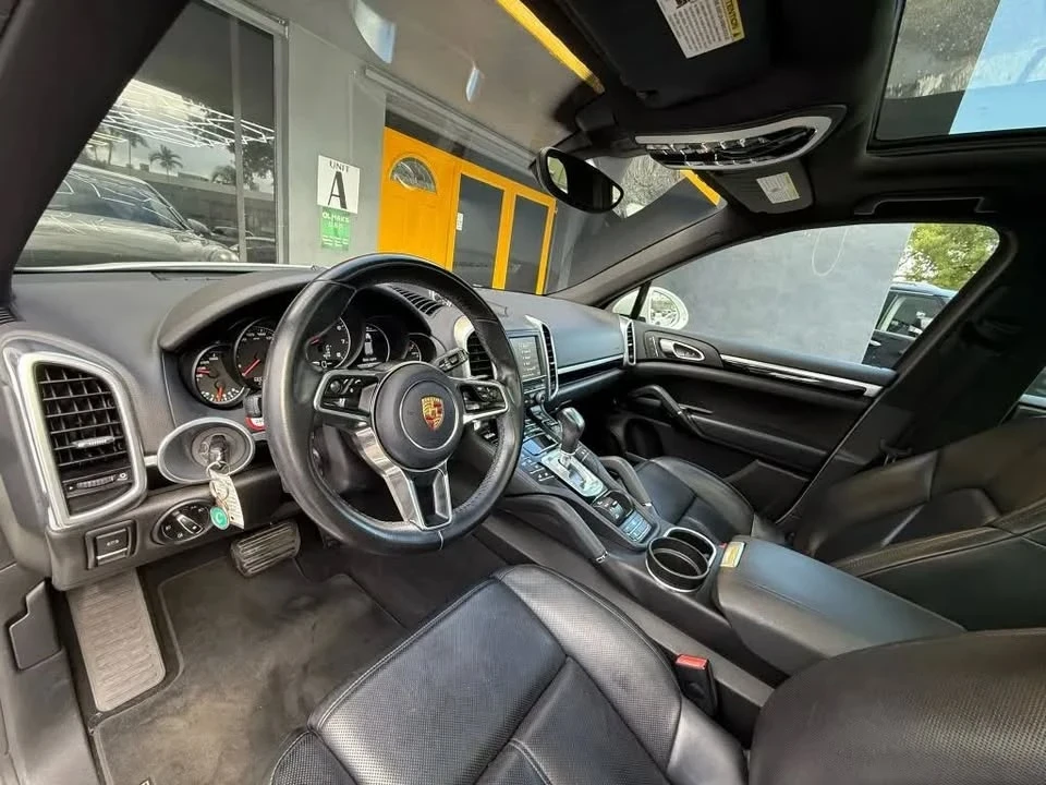 2016 Porsche 958 Cayenne - Image 10 of 20