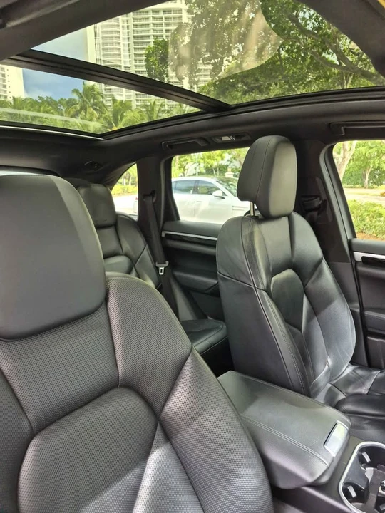 2016 Porsche 958 Cayenne - Image 13 of 17