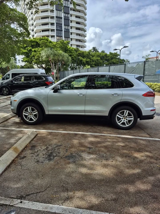 2016 Porsche 958 Cayenne - Image 2 of 17