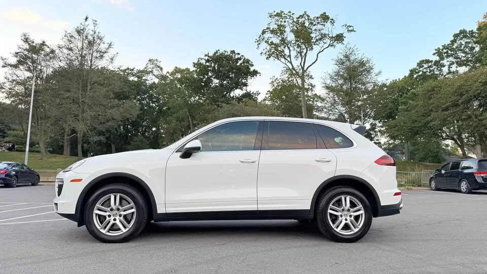 2016 Porsche 958 Cayenne - Image 10 of 17