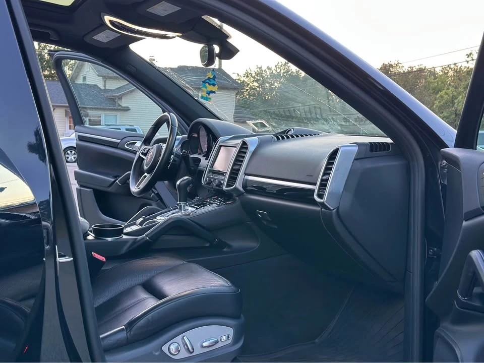 2016 Porsche 958 Cayenne - Image 9 of 11