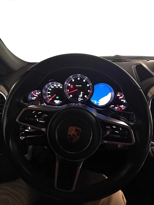 2016 Porsche 958 Cayenne - Image 10 of 20