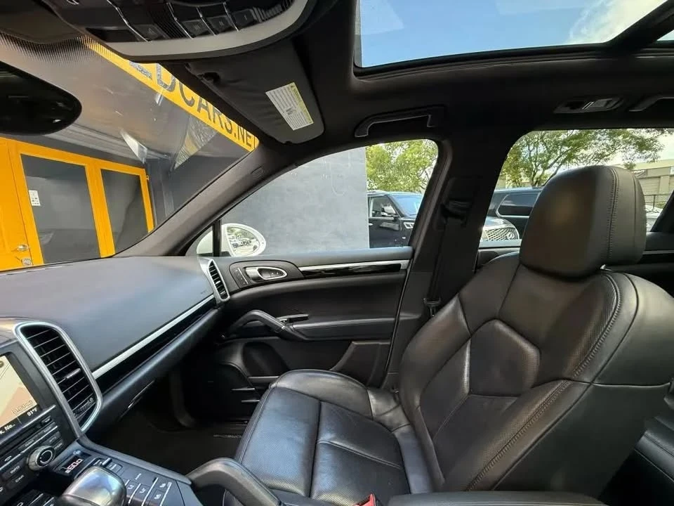 2016 Porsche 958 Cayenne - Image 15 of 20