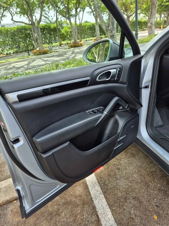 2016 Porsche 958 Cayenne - Image 12 of 17