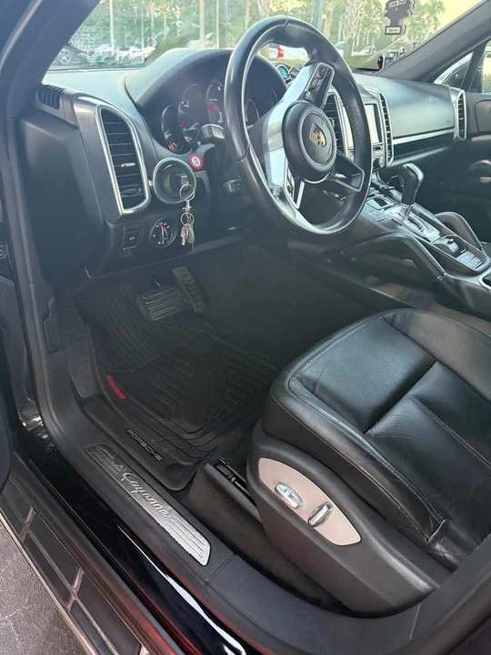 2016 Porsche 958 Cayenne - Image 14 of 20