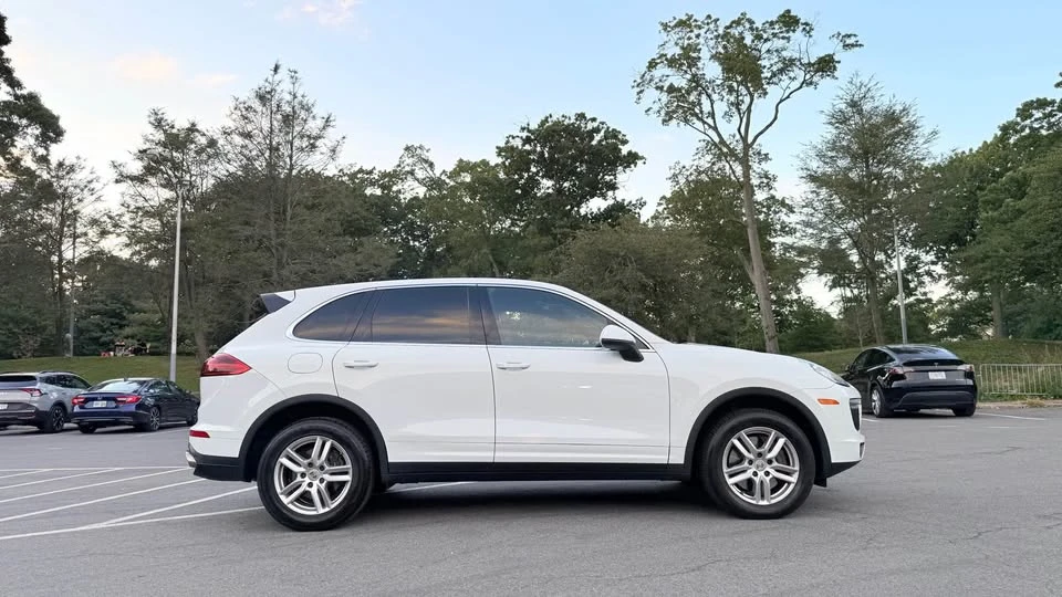 2016 Porsche 958 Cayenne - Image 9 of 17