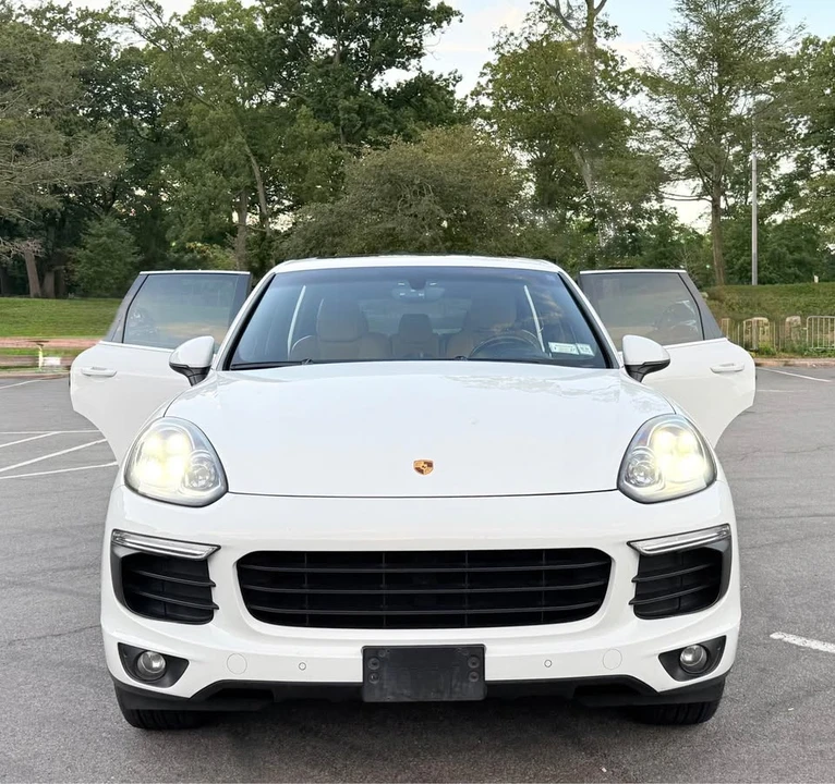 2016 Porsche 958 Cayenne - Image 8 of 17