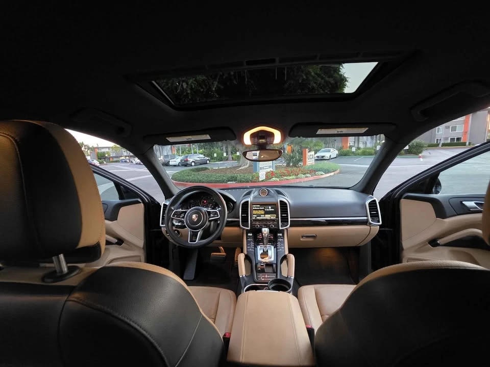 2016 Porsche 958 Cayenne - Image 9 of 18