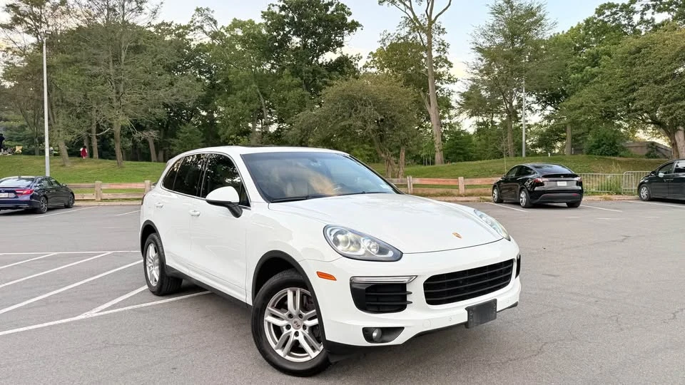 2016 Porsche 958 Cayenne - Image 7 of 17