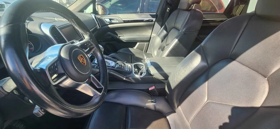 2016 Porsche 958 Cayenne - Image 17 of 18