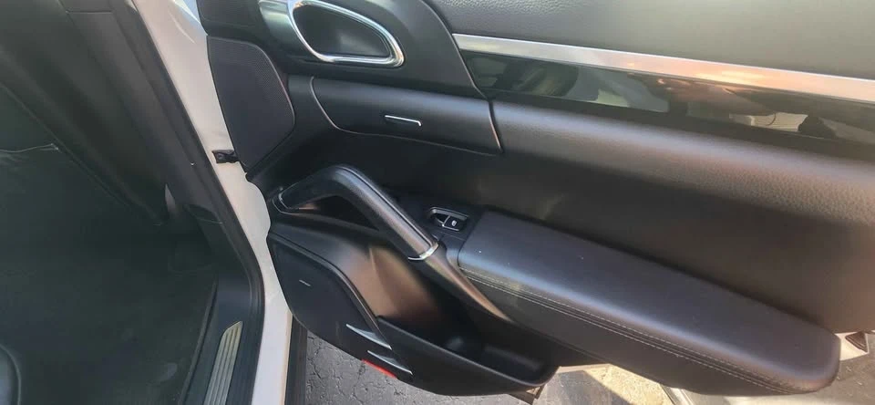 2016 Porsche 958 Cayenne - Image 14 of 18