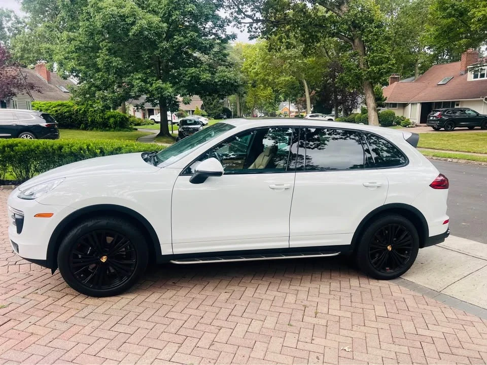 2016 Porsche 958 Cayenne - Image 4 of 15