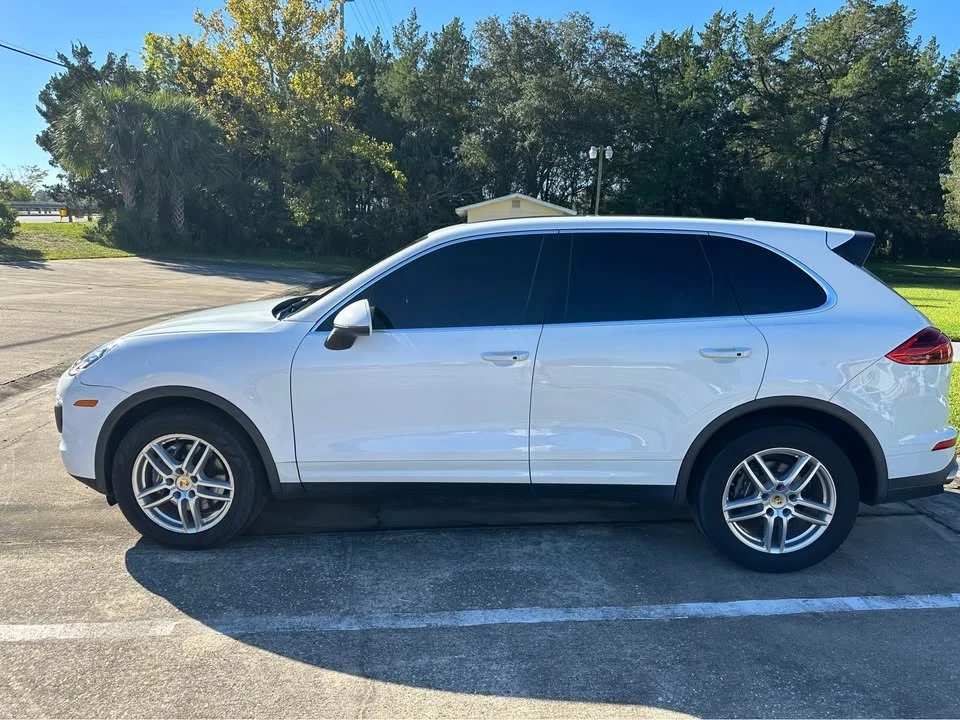 2016 Porsche 958 Cayenne - Image 8 of 17