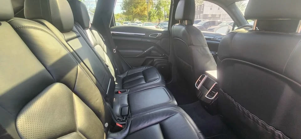 2016 Porsche 958 Cayenne - Image 9 of 18