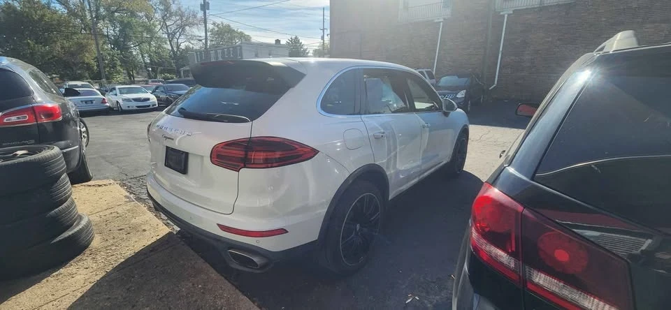 2016 Porsche 958 Cayenne - Image 4 of 18