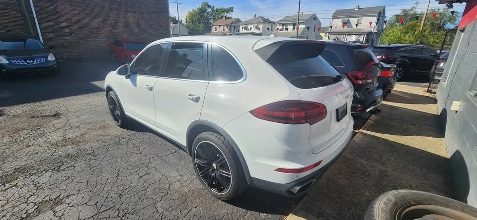 2016 Porsche 958 Cayenne - Image 5 of 18