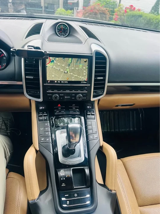 2016 Porsche 958 Cayenne - Image 9 of 15