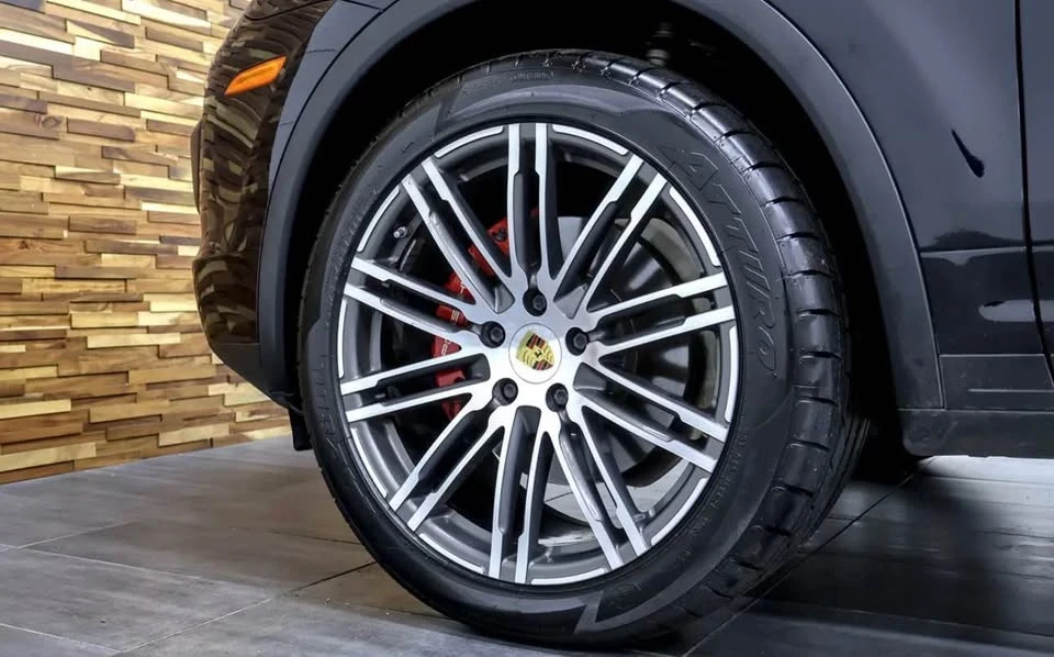 2016 Porsche 958 Cayenne - Image 18 of 19