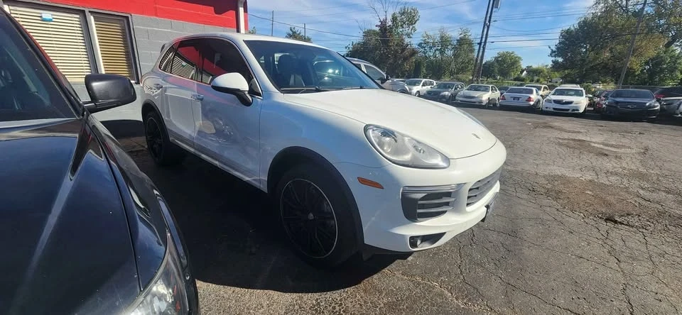 2016 Porsche 958 Cayenne - Image 2 of 18