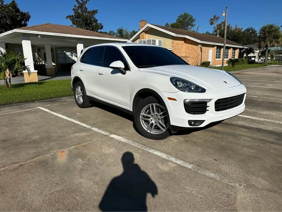 2016 Porsche 958 Cayenne - Image 2 of 17