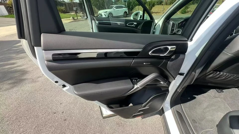 2016 Porsche 958 Cayenne - Image 11 of 20