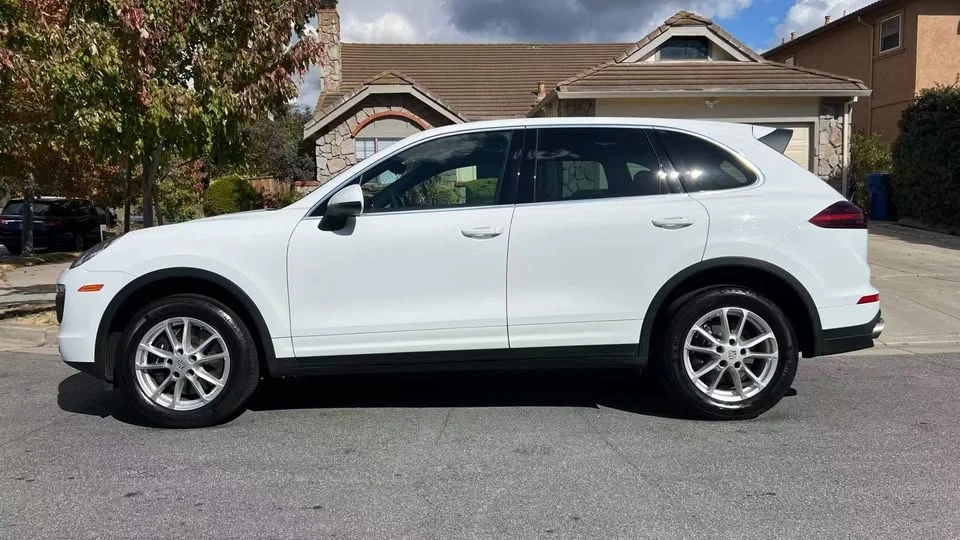 2016 Porsche 958 Cayenne - Image 7 of 20