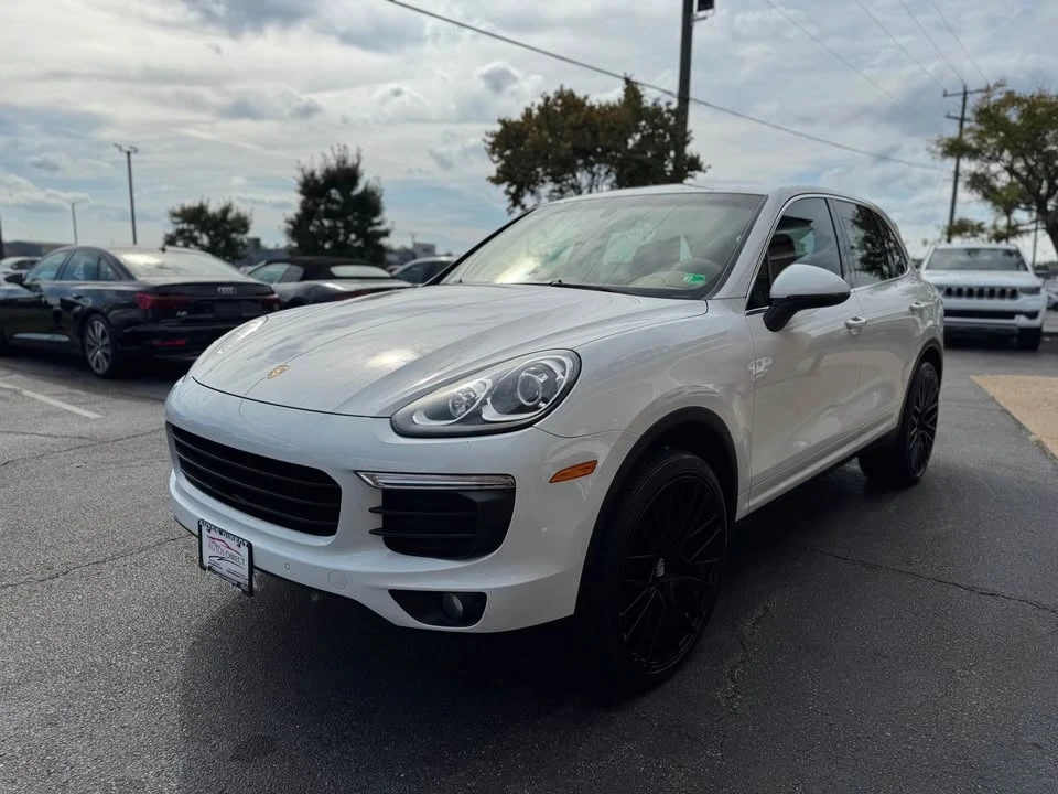 2016 Porsche 958 Cayenne - Image 2 of 11