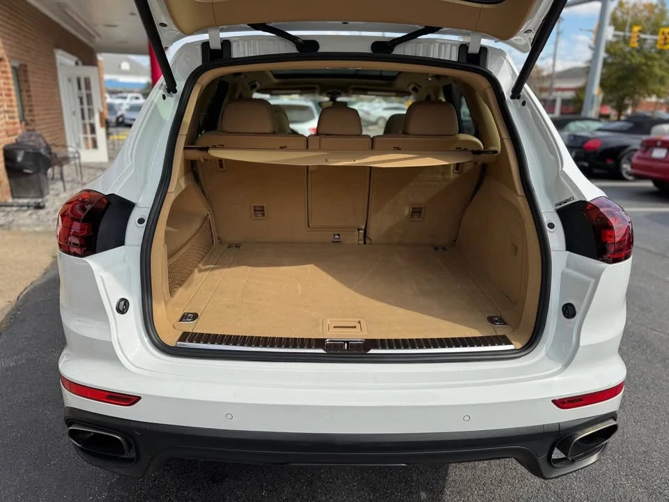2016 Porsche 958 Cayenne - Image 10 of 11