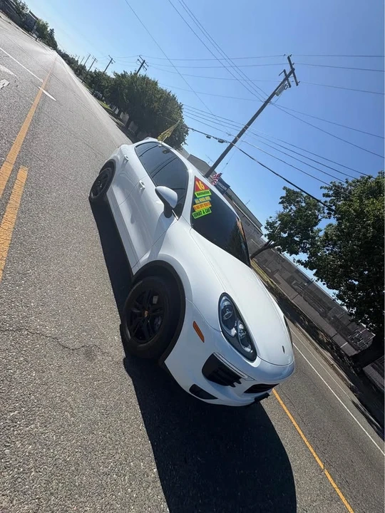 2016 Porsche 958 Cayenne - Image 2 of 10