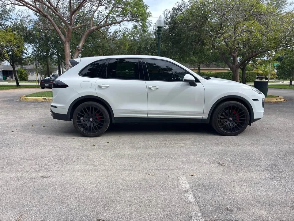 2016 Porsche 958 Cayenne - Image 6 of 16