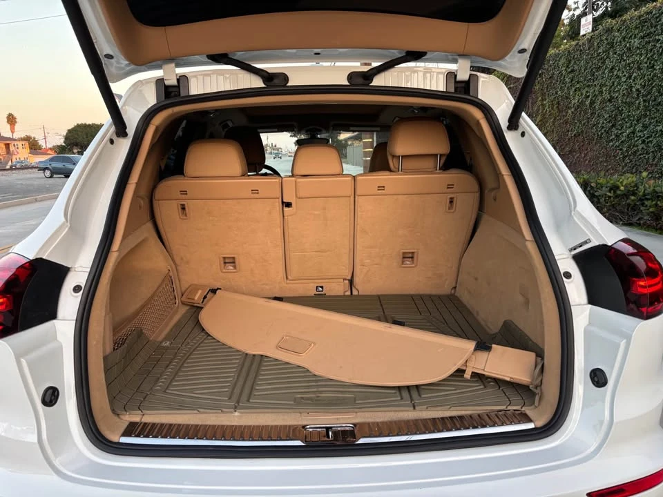 2016 Porsche 958 Cayenne - Image 13 of 20