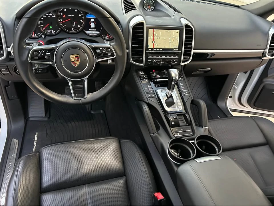 2016 Porsche 958 Cayenne - Image 12 of 18