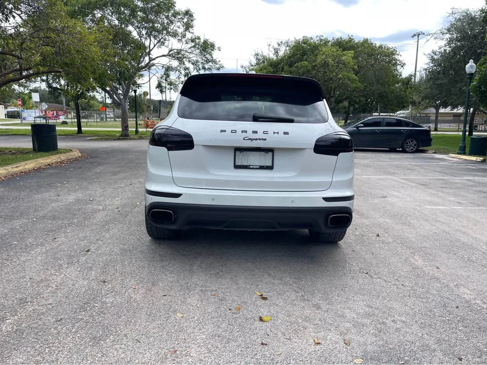 2016 Porsche 958 Cayenne - Image 4 of 16
