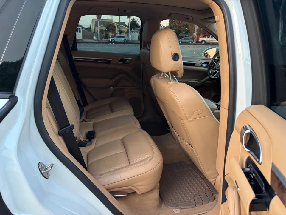 2016 Porsche 958 Cayenne - Image 14 of 20