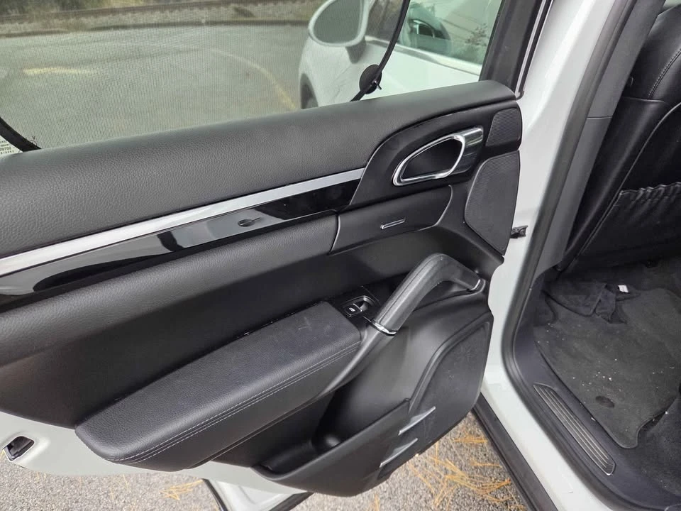 2016 Porsche 958 Cayenne - Image 10 of 14