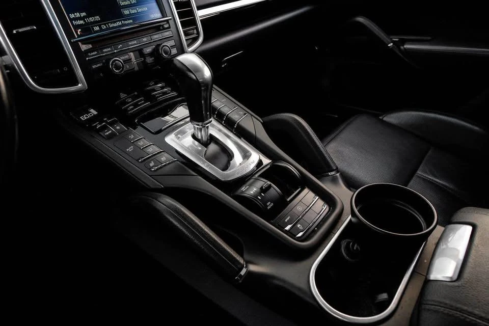 2016 Porsche 958 Cayenne - Image 12 of 17